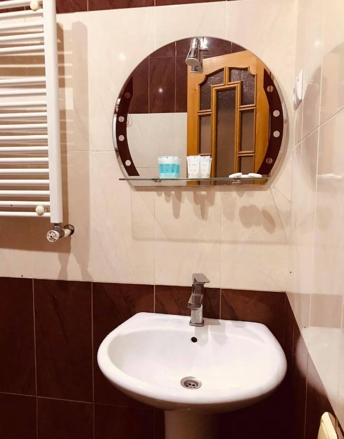 Rostus Hotel Tbilisi Ngoại thất bức ảnh