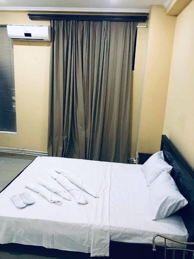 Rostus Hotel Tbilisi Ngoại thất bức ảnh